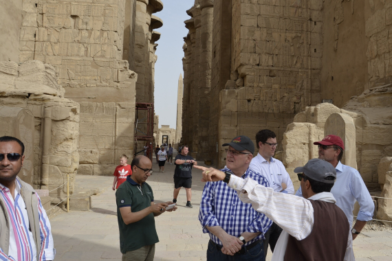 Volker Kauder verschaffte sich auch einen Überblick über die Sicherheit im Tourismus, besuchte die Tempelanlagen Karnak in Luxor. 