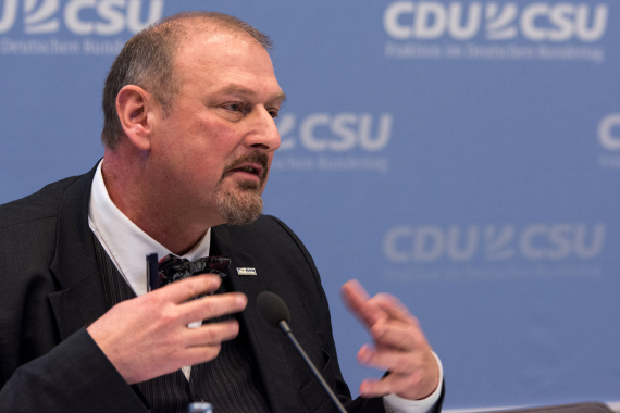Antibiotika, Andreas Hensel, Resistenzen 