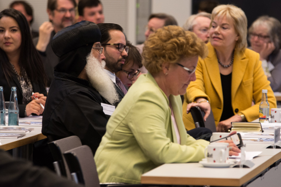 Fachgespräch Verantwortung für Religionsfreiheit – Religiöse Minderheiten in Flüchtlingsheimen besser schützen