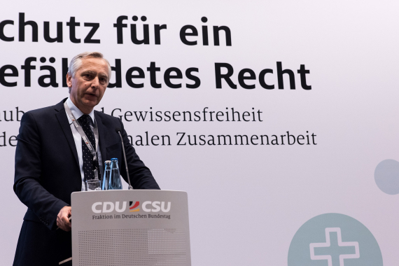 Schutz für ein gefährdetes Recht - Internationale Parlamentarierkonferenz zur Religionsfreiheit