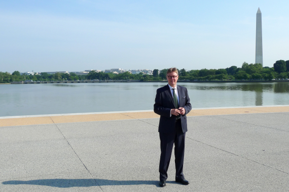 Michael Grosse-Brömer während seines Besuches in Washington, hier am Washington Monument