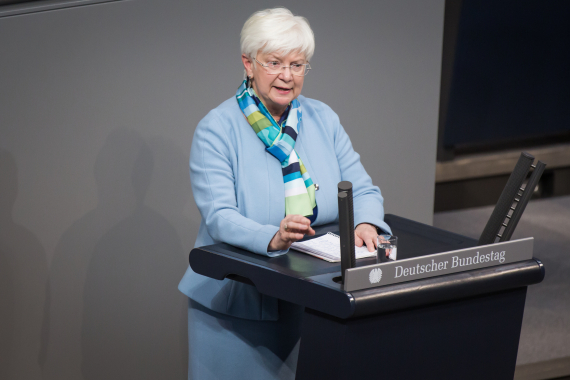 CSU-Landesgruppenchefin Gerda Hasselfeldt spricht in der Generaldebatte