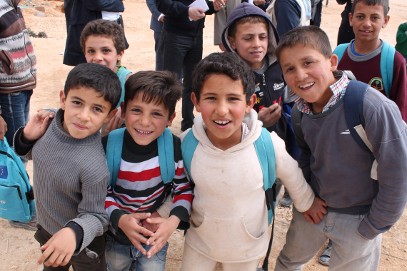 Gruppe von Kindern im Flüchtlingslager in Zaatari