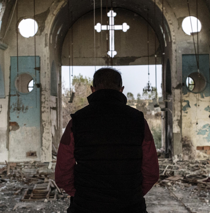 Zerstörte Kirche in einem vom IS befreiten Gebiet