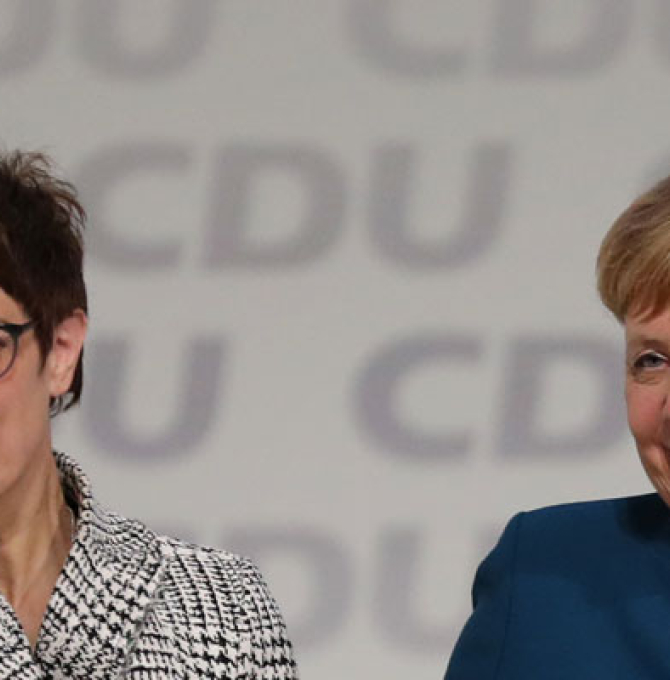 Kramp Karrenbauer_Merkel