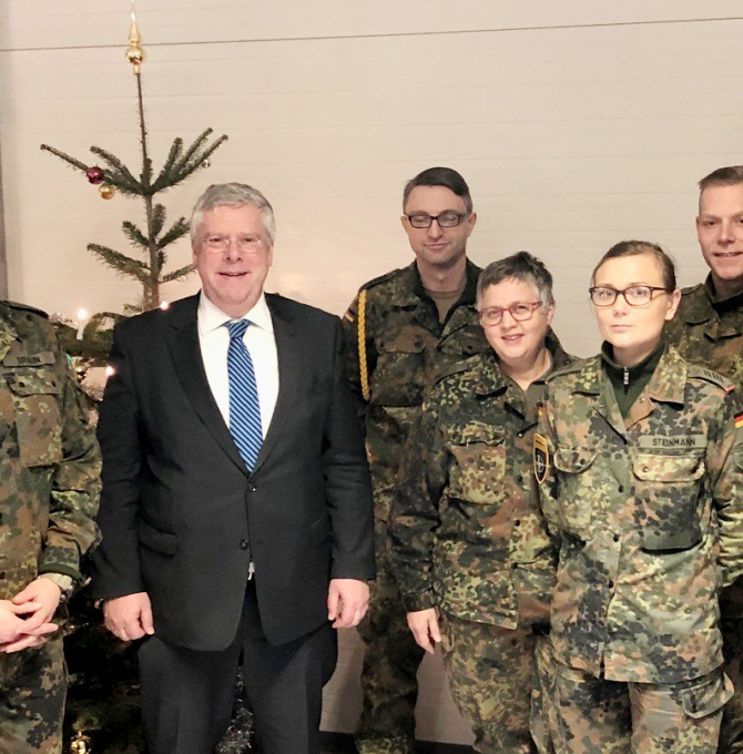 Jürgen Hardt besucht Bundeswehr in Litauen