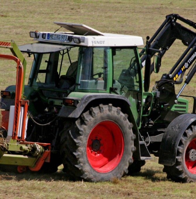 Traktor mit Heu