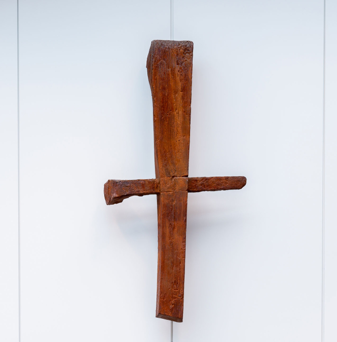 Kreuz im Fraktionssitzungssaal