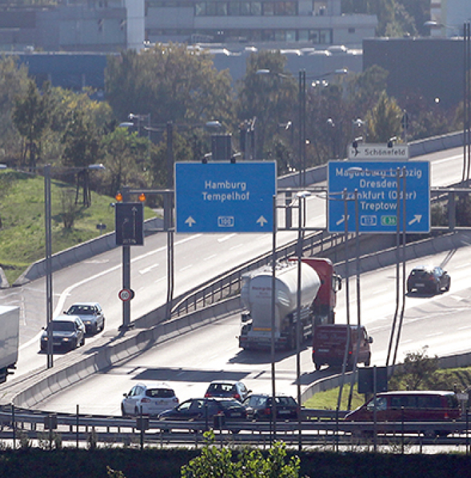 Verkehr und digitale Infrastruktur - Autobahnkreuz