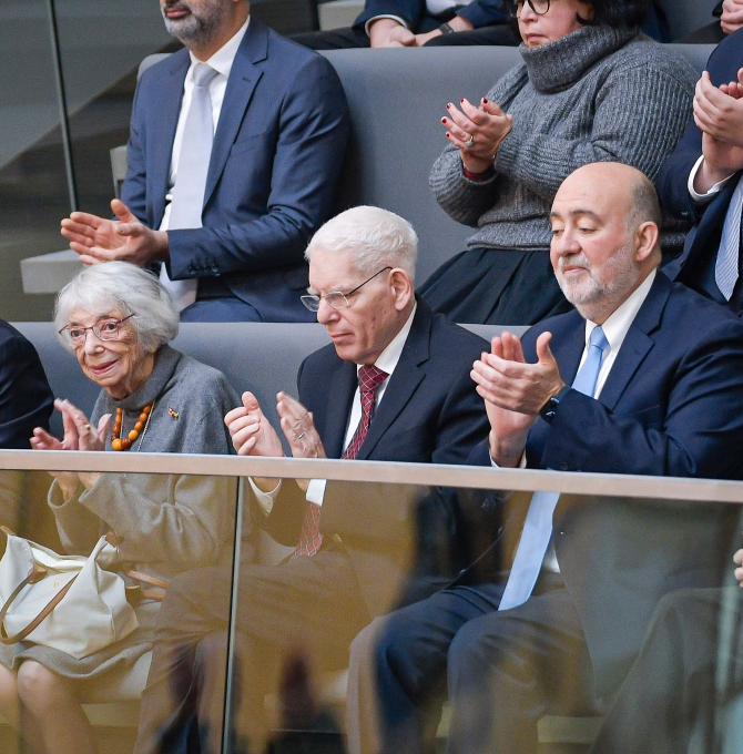 Ehrengäste im Deutschen Bundestag zum 85. Gedenktag Reichspogromnacht