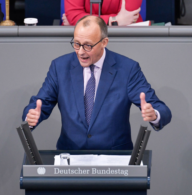 Friedrich Merz: Antwort auf die Bundestagsrede des Kanzlers zur Schuldenkrise	