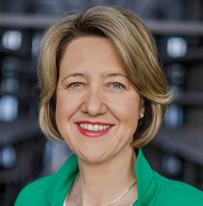 Dr. Anja Weisgerber