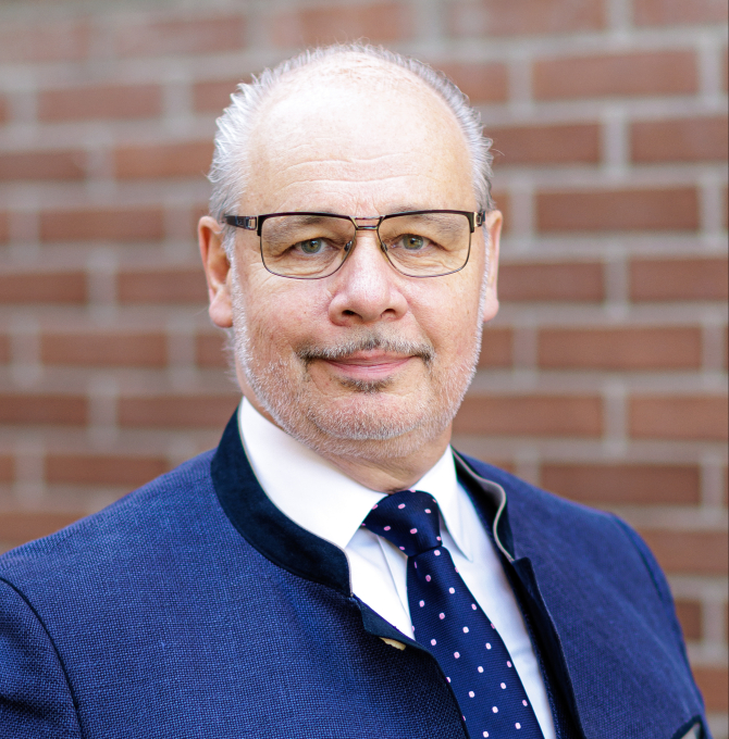 Dr. Georg Kippels