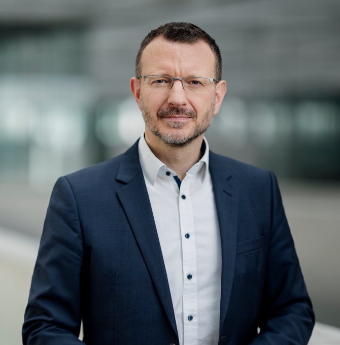 Dr. Jan-Marco Luczak