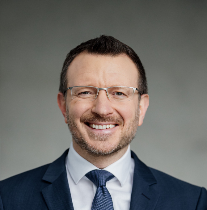 Dr. Jan-Marco Luczak