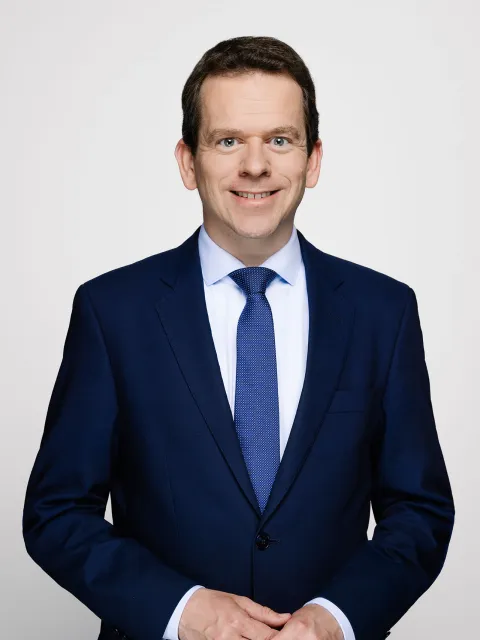 Dr. Martin Plum