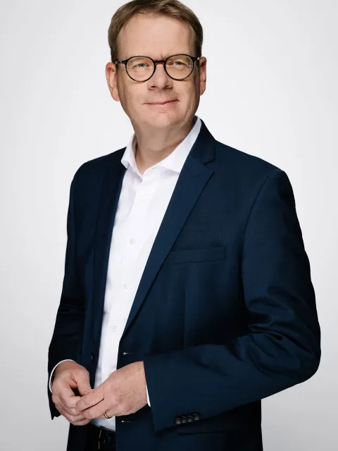 Dr. Thomas Gebhart